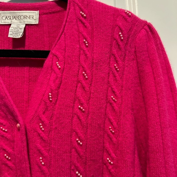 Vintage CASUAL CORNER magenta hot pink pearls angora cardigan
A206 - Picture 1 of 7